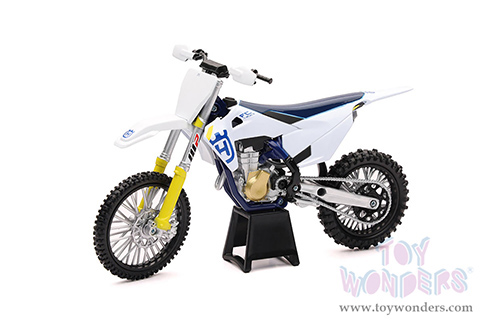 New Ray - Husqvarna FC450 Dirt Bike (2019, 1/12 scale diecast model bike, White) 58153