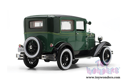 Sun Star Ford Classic - Ford Model A Tudor (1931, 1/18 scale diecast model car, Balsam Green/Vagabond Green) 6105GN