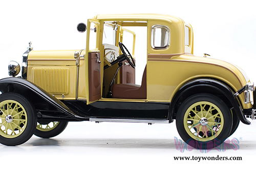 Sun Star Ford Classic - Ford Model A Coupe (1931, 1/18 scale diecast model car, Bronson Yellow) 6135YL