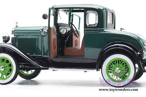 Sun Star Ford Classic - Ford Model A Coupe (1931, 1/18 scale diecast model car, Valley Green/Vagabond Green) 6136GN