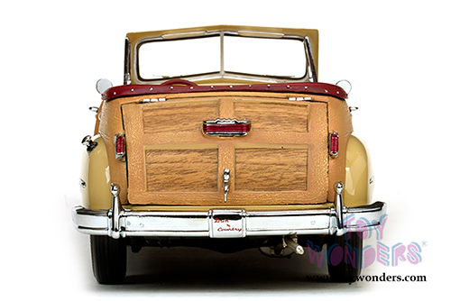 Sun Star Classic - Chrysler Town & Country Convertible (1948, 1/18 scale diecast model car, Yellow Lustre) 6140