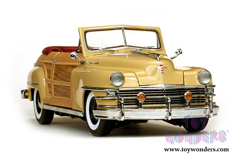 Sun Star Classic - Chrysler Town & Country Convertible (1948, 1/18 scale diecast model car, Yellow Lustre) 6140