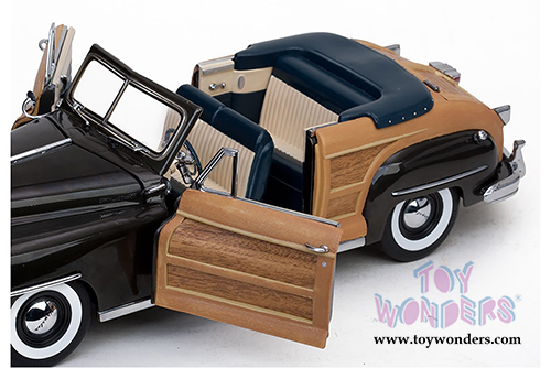 Sun Star Classic - Chrysler Town & Country Convertible (1948, 1/18 scale diecast model car, Gunmetal Gray) 6141