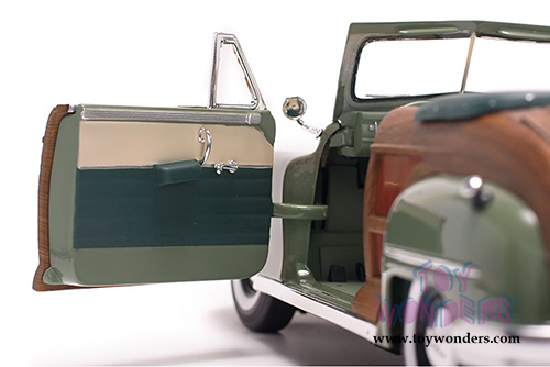 Sun Star USA - Chrysler Town & Country Convertible (1948, 1/18 scale diecast model car, Heather Green) 6142