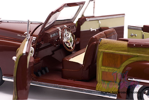 Sun Star USA - Chrysler Town & Country Convertible (1948, 1/18 scale diecast model car, Costa Rica Brown) 6143