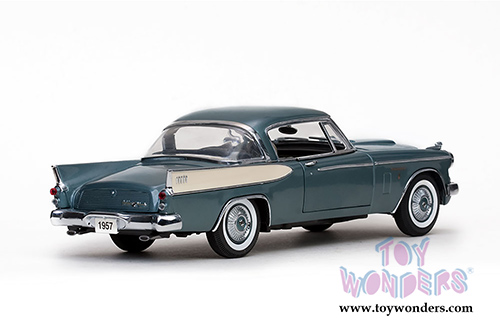 Sun Star USA - Studebaker Golden Hawk Hardtop (1957, 1/18 scale diecast model car, Woodsmoke Gray) 6151