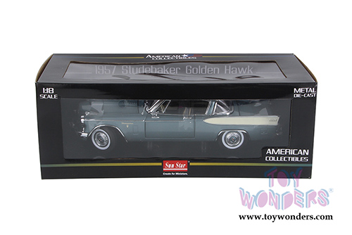 Sun Star USA - Studebaker Golden Hawk Hardtop (1957, 1/18 scale diecast model car, Woodsmoke Gray) 6151
