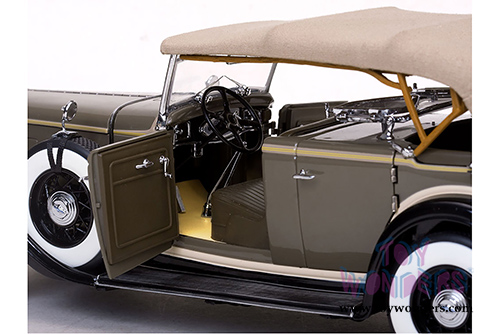 Sun Star Platinum - Lincoln KB Top Up (1932, 1/18 scale diecast model car, Chicle Drab) 6160