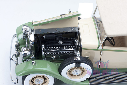 Sun Star Platinum - Ford Lincoln KB Top Up (1932, 1/18 scale diecast model car, Tan/Light Green) 6164