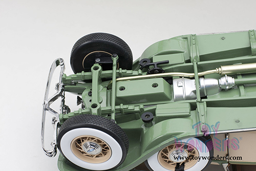 Sun Star Platinum - Ford Lincoln KB Top Up (1932, 1/18 scale diecast model car, Tan/Light Green) 6164