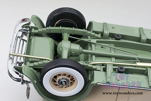 Sun Star Platinum - Ford Lincoln KB Top Up (1932, 1/18 scale diecast model car, Tan/Light Green) 6164