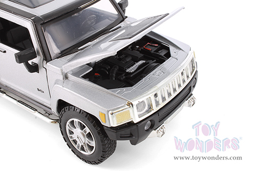 Showcasts® Collectibles - Hummer H3 (1/24 scale diecast model car, Asstd.) 68240D MAP: $19.99