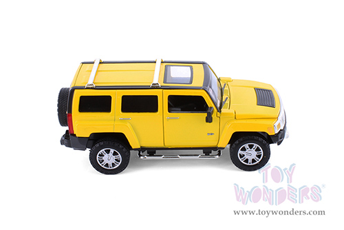 Showcasts® Collectibles - Hummer H3 (1/24 scale diecast model car, Asstd.) 68240D MAP: $19.99