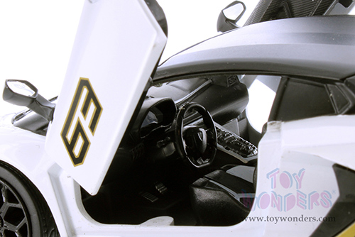 Showcasts® Collectibles - Lamborghini Aventador SVJ (1/24 scale diecast model car, Asstd.) 68269D