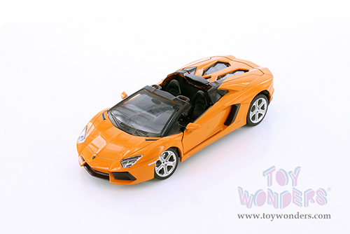 Showcasts Collectibles - Lamborghini Aventador LP700-4 Roadster (1/24 scale diecast model car, Asstd.) 68274D