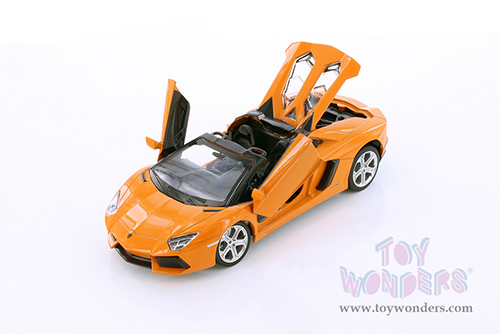 Showcasts Collectibles - Lamborghini Aventador LP700-4 Roadster (1/24 scale diecast model car, Asstd.) 68274D