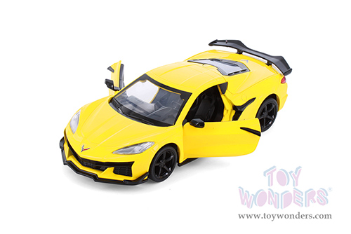 Showcasts® Collectibles - Chevrolet® Corvette® Z06 (1/24 scale diecast model car, Yellow) 68289WYL MAP: $22.99