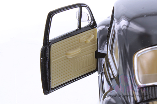 Kinsmart - Volkswagen Classical Beetle Hard Top (1967, 1/24 scale diecast model car, Asstd.) 7002D