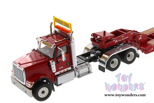 Diecast Masters - International&reg; HX520 SFFA Tandem Tractor with XL 120 Low-Profile HDG Trailer (1/50 scale diecast model car, Red) 71016