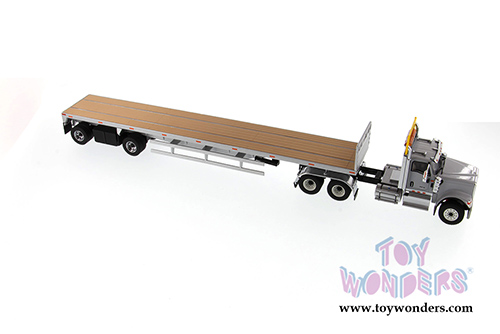 Diecast Masters - International&reg; HX520 SFFA Tandem Tractor with 53' Flat Bed Trailer (1/50 scale diecast model car, Light Gray/Silver) 71041