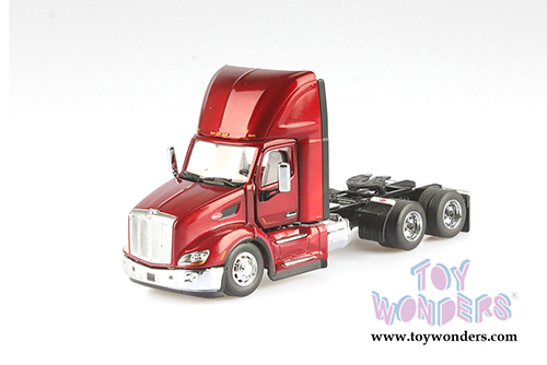 Diecast Masters - Peterbilt&reg; 579 UltraLoft Day Cab SBFA (1/50 scale diecast model car, Legendary Red) 71068