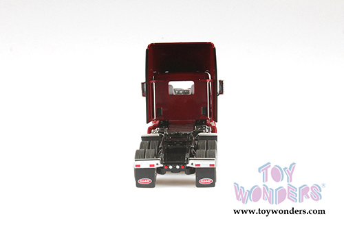 Diecast Masters - Peterbilt&reg; 579 UltraLoft Day Cab SBFA (1/50 scale diecast model car, Legendary Red) 71068