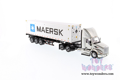 Diecast Masters - Peterbilt&reg; 579 UltraLoft Day Cab SBFA Truck Tractor with 40' Skeleton Trailer and MAERSK Sea Container (1/50 scale diecast model car, Silver/White) 71069