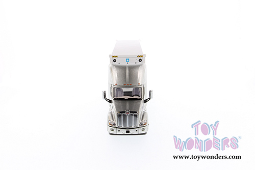 Diecast Masters - Peterbilt&reg; 579 UltraLoft Day Cab SBFA Truck Tractor with 40' Skeleton Trailer and MAERSK Sea Container (1/50 scale diecast model car, Silver/White) 71069