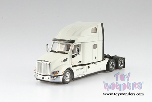 Diecast Masters - Peterbilt&reg; 579 UltraLoft Day Cab SBFA Truck Tractor (1/50 scale diecast model car, Pearl White) 71072
