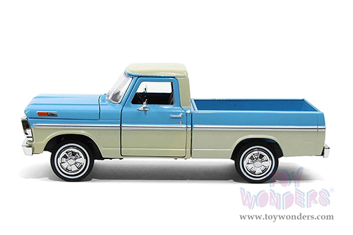 Showcasts® Collectibles - Ford F-100 Pickup (1969, 1/24 scale diecast model car, Light Blue/Cream) 71315BU MAP: $22.99