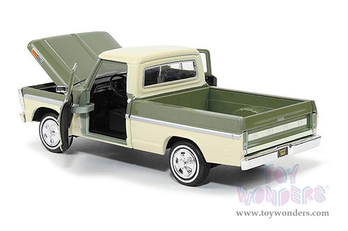 Showcasts® Collectibles - Ford F-100 Pickup (1969, 1/24 scale diecast model car, Cream/Green) 71315LGN MAP: $22.99