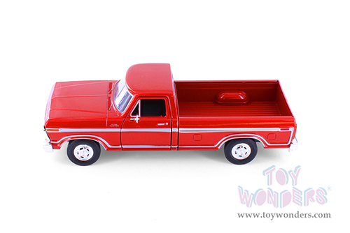 Showcasts® Collectibles - Ford F-150 Custom Pickup (1979, 1/24 scale diecast model car, Dark Blue) 71346D MAP: $19.99