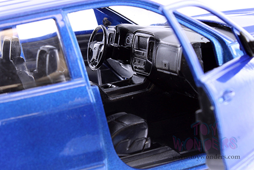 Showcasts® Collectibles - Chevy® Silverado™ 1500 LT Z71 Crew Cab Truck (2017, 1/27 scale diecast model car, Blue) 71348BU MAP: $22.99