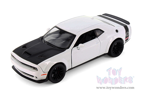 Showcasts® Collectibles - Dodge Challenger SRT Hellcat Widebody Hardtop (2018, 1/24 scale diecast model car, Asstd.) 71350D MAP: $19.99
