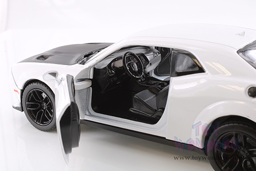 Showcasts® Collectibles - Dodge Challenger SRT Hellcat Widebody Hardtop (2018, 1/24 scale diecast model car, Asstd.) 71350D MAP: $19.99