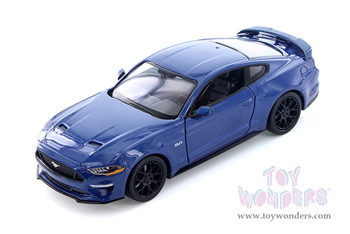 Showcasts® Collectibles - Ford Mustang GT Hardtop (2018, 1/24 scale diecast model car, Asstd.) 71352D MAP: $19.99