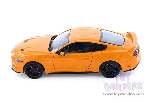 Showcasts® Collectibles - Ford Mustang GT Hardtop (2018, 1/24 scale diecast model car, Asstd.) 71352D MAP: $19.99