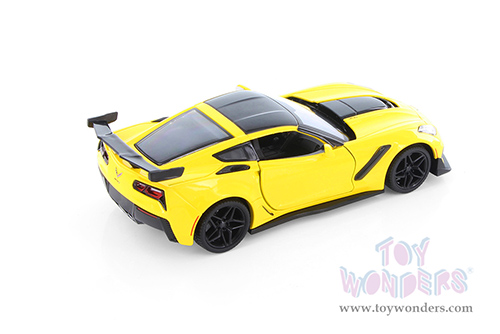 Showcasts® Collectibles - Chevrolet® Corvette® ZR1 Hardtop (2019, 1/24 scale diecast model car, Yellow) 71356YL MAP: $22.99