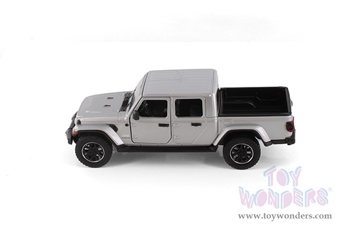 Showcasts® Collectibles - Jeep® Gladiator Overland (Closed Top) Pickup Truck (2021, 1/27 scale diecast model car, Silver) 71365D MAP: $19.99