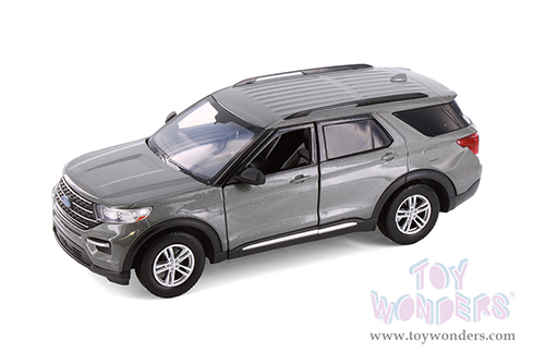 Showcasts® Collectibles - Ford Explorer XLT (2022, 1/24 scale diecast model car, Asstd.) 71378D MAP: $19.99