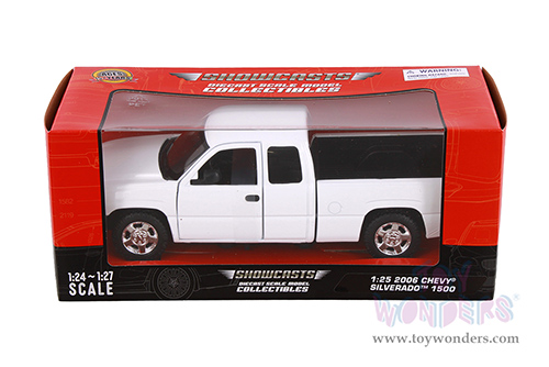 Showcasts® Collectibles - Chevy® Silverado™ 1500 Double Cab Truck (2006, 1/25 scale diecast model car, White) 71393WH MAP: $22.99