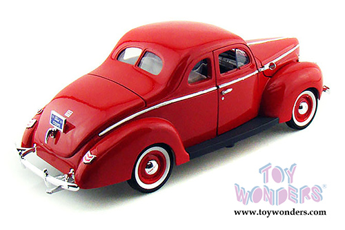 Motormax Timeless Classics -  Ford Coupe Deluxe Hard Top (1940, 1/18 scale diecast model car, Red) 73108TC/R
