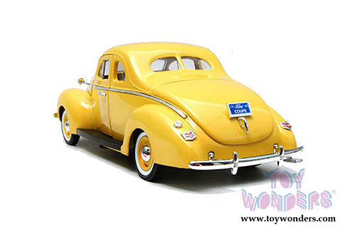 Motormax Timeless Classics - Ford Deluxe Hardtop (1940, 1/18 scale diecast model car, Yellow) 73108TC/YL