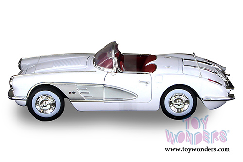 Motormax Timeless Classics -  Chevy Corvette Convertible (1958, 1/18 scale diecast model car, White) 73109TC/W