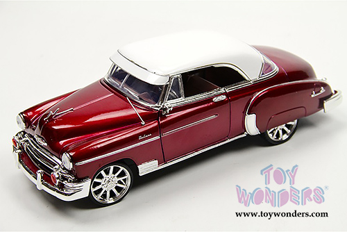 Motormax Timeless Classics -  Chevy Bel Air Hard Top (1950, 1/18 scale diecast model car, Red) 73111TC/R
