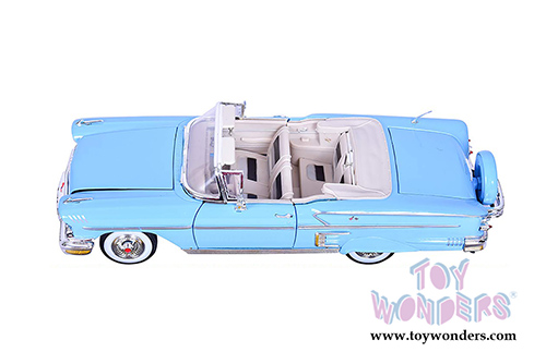 Motormax Timeless Classics - Chevy&reg; Impala&trade; Convertible (1958, 1/18 scale diecast model car, Blue) 73112TC/BU