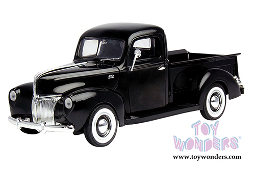 Motormax Timeless Classics - Ford Pickup (1940, 1/18 scale diecast model car, Matte Black) 73170TC/BK