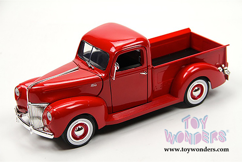 Motormax Timeless Classics -  Ford Pickup (1940, 1/18 scale diecast model car, Red) 73170TC/R
