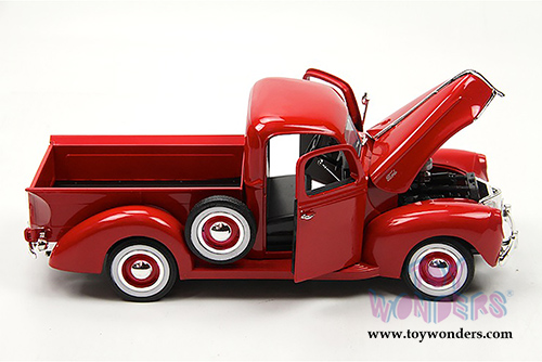 Motormax Timeless Classics -  Ford Pickup (1940, 1/18 scale diecast model car, Red) 73170TC/R