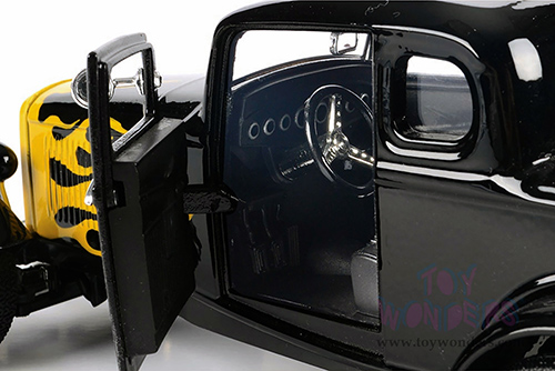 Motormax Timeless Classics - Ford Five-Window Coupe (1932, 1/18 scale diecast model car, Black with Flames) 73171TC/BK